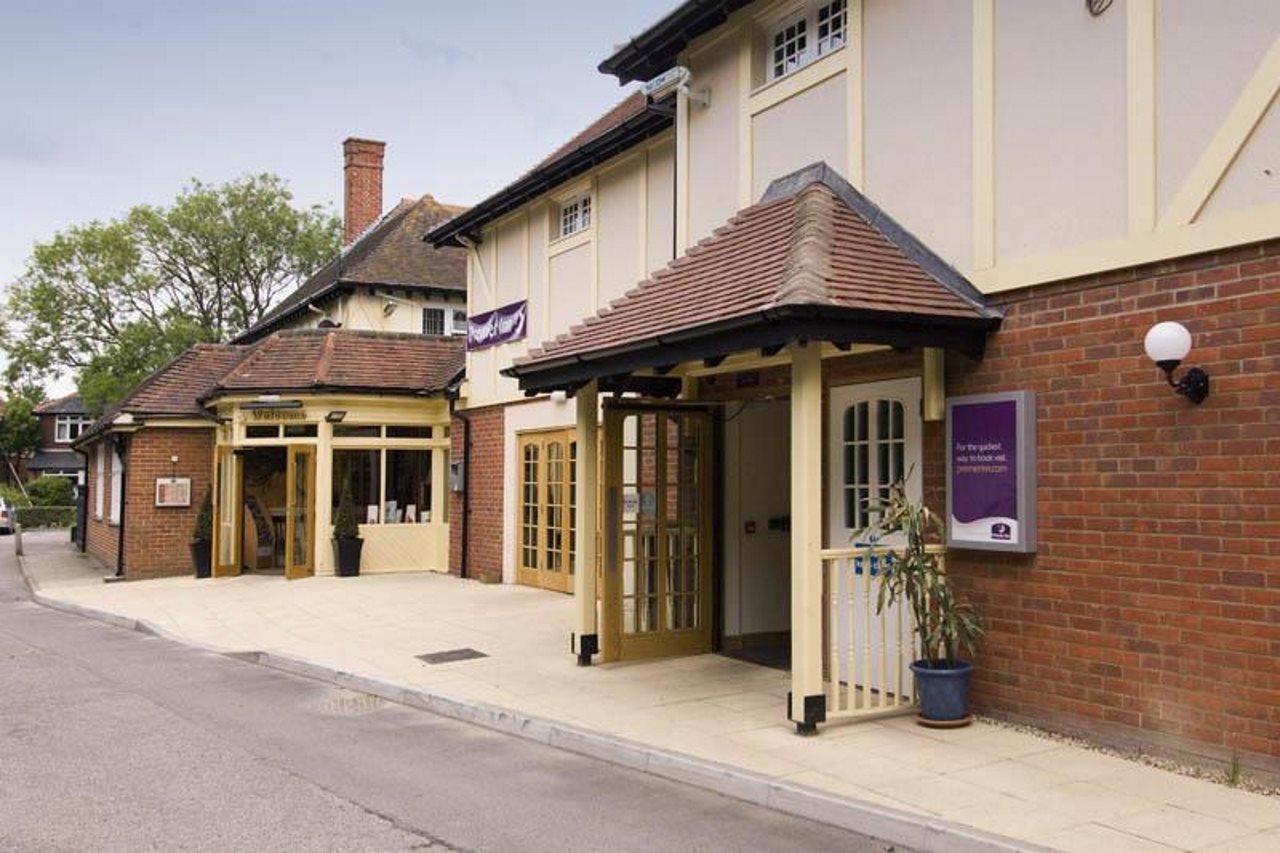 Premier Inn Lymington Exterior photo